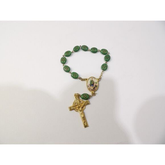 Irish shamrock St. Patrick rosary bracelet green glass beads, crucifix - Picture 12 of 12